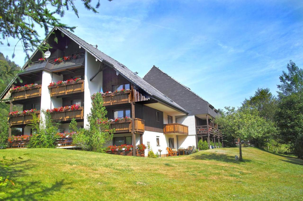 Menzenschwand-Hinterdorf C1 Albmatte-Fewo Sauna, Hallenbad Aussenbecken Massagen Nebenan מראה חיצוני תמונה